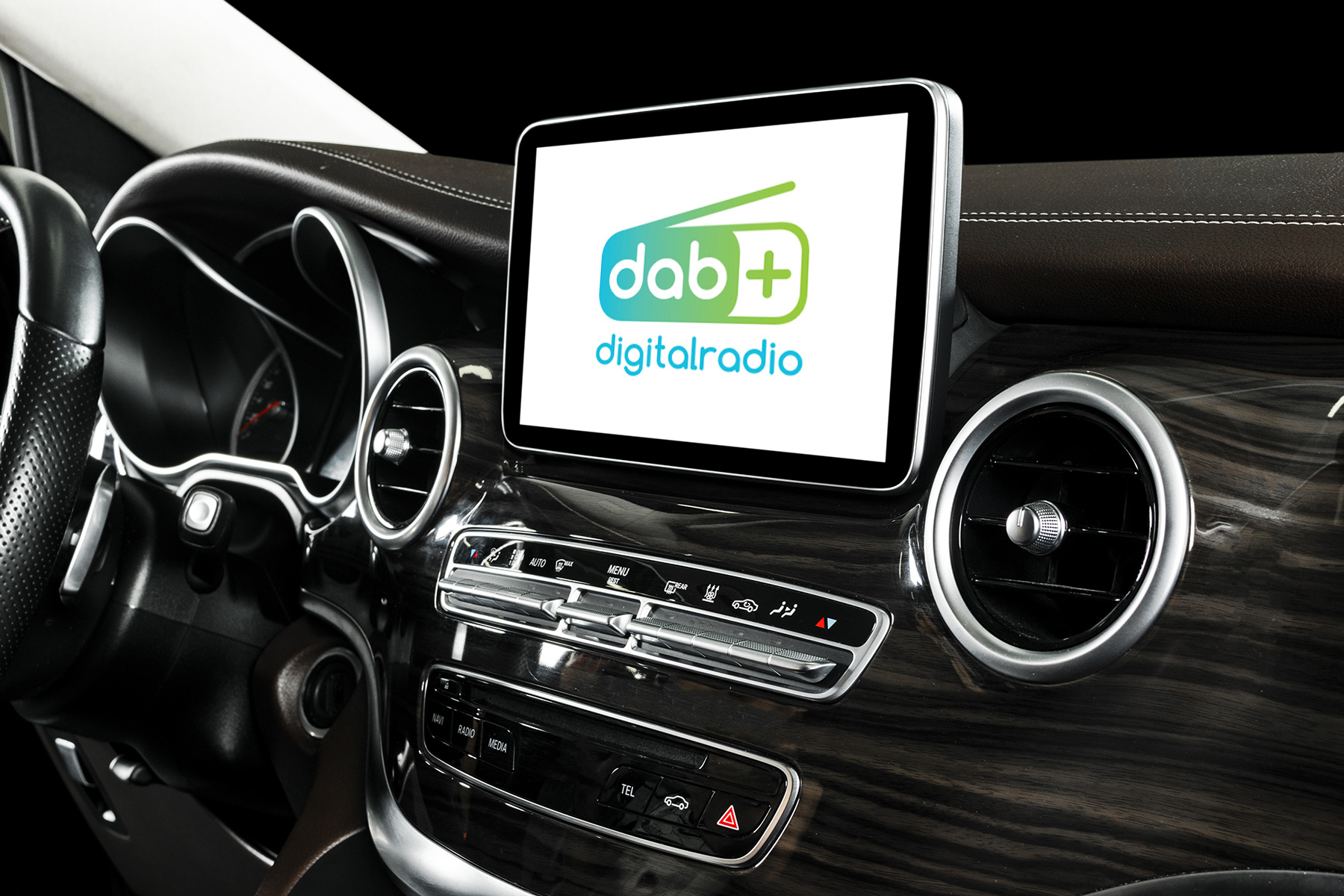 Da oggi tutte le auto nuove in vendita in EU devono avere la radio DAB+ di serie